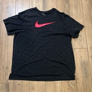 Nike Black and Red Short Sleeve Tee